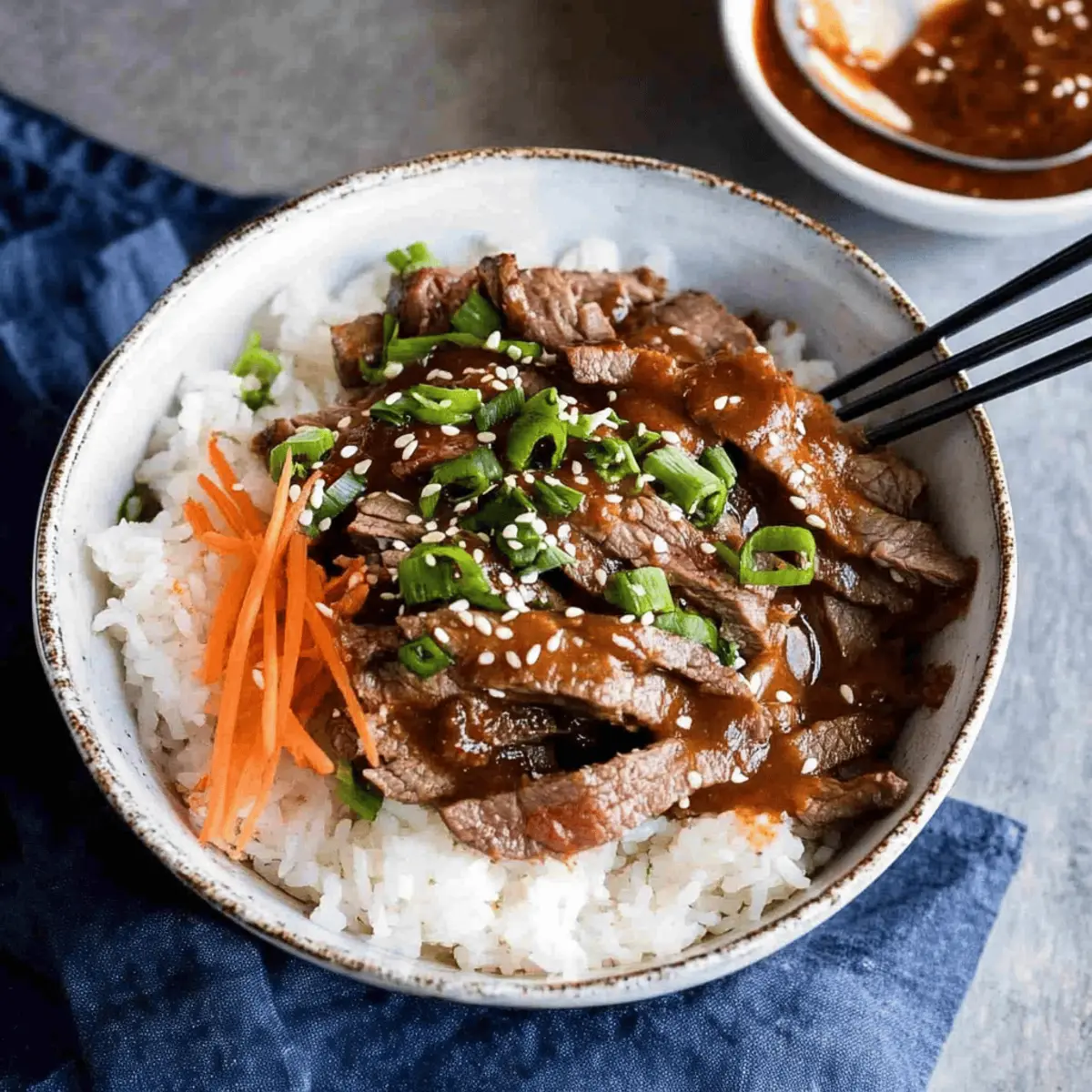 Delicious Korean BBQ Steak Rice Bowls with Spicy Cream Sauce Recipe