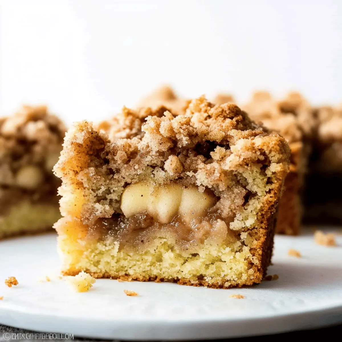 Delicious Apple Crumble Cake Recipe for Fall Baking Bliss