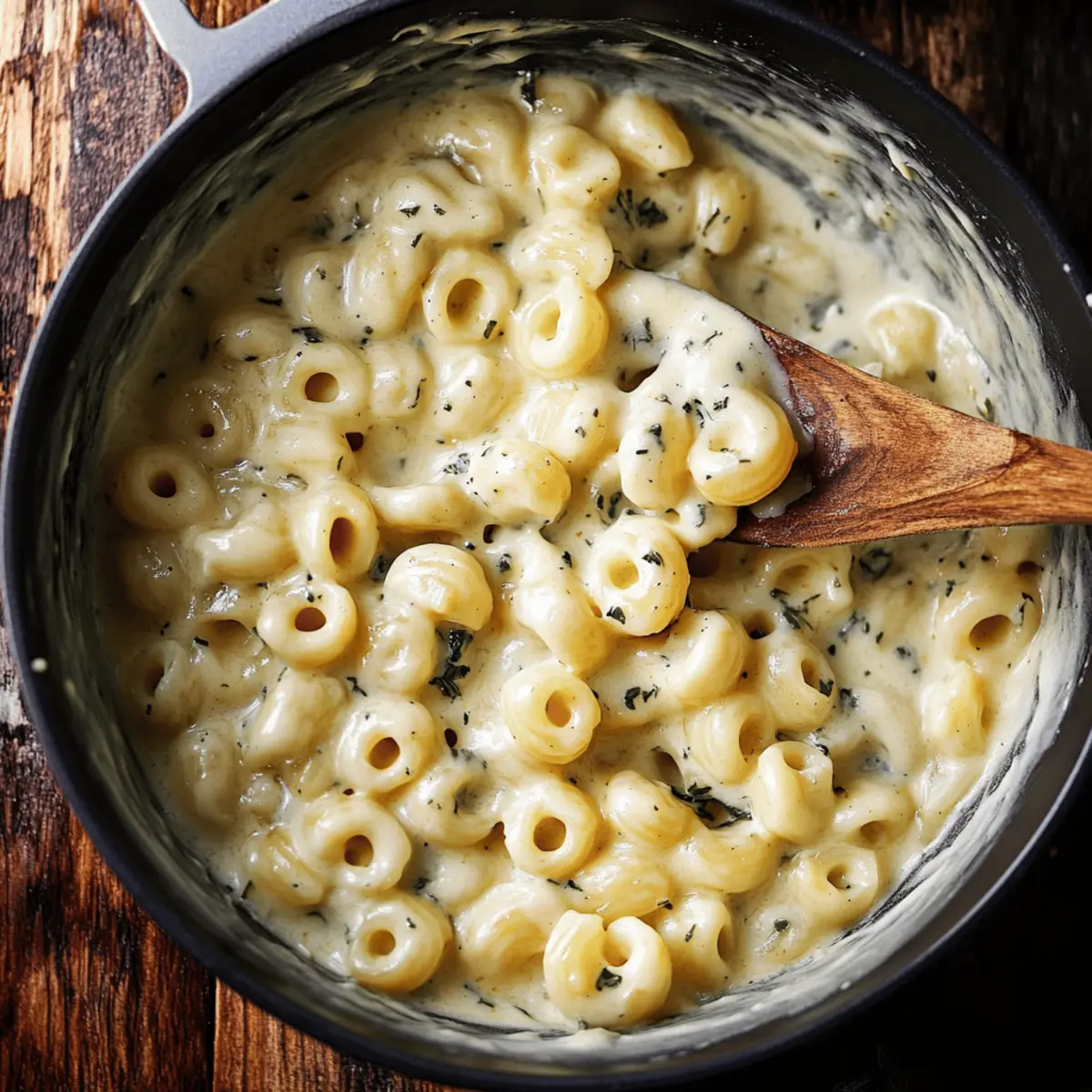 Delicious Herbed Stovetop Mac and Cheese Recipe for Comfort Food