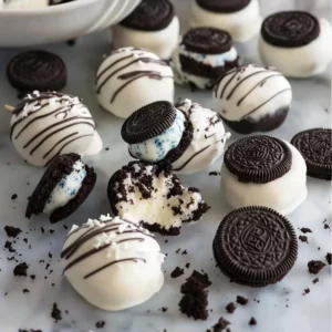 Blue Oreo-Filled Cake Pops