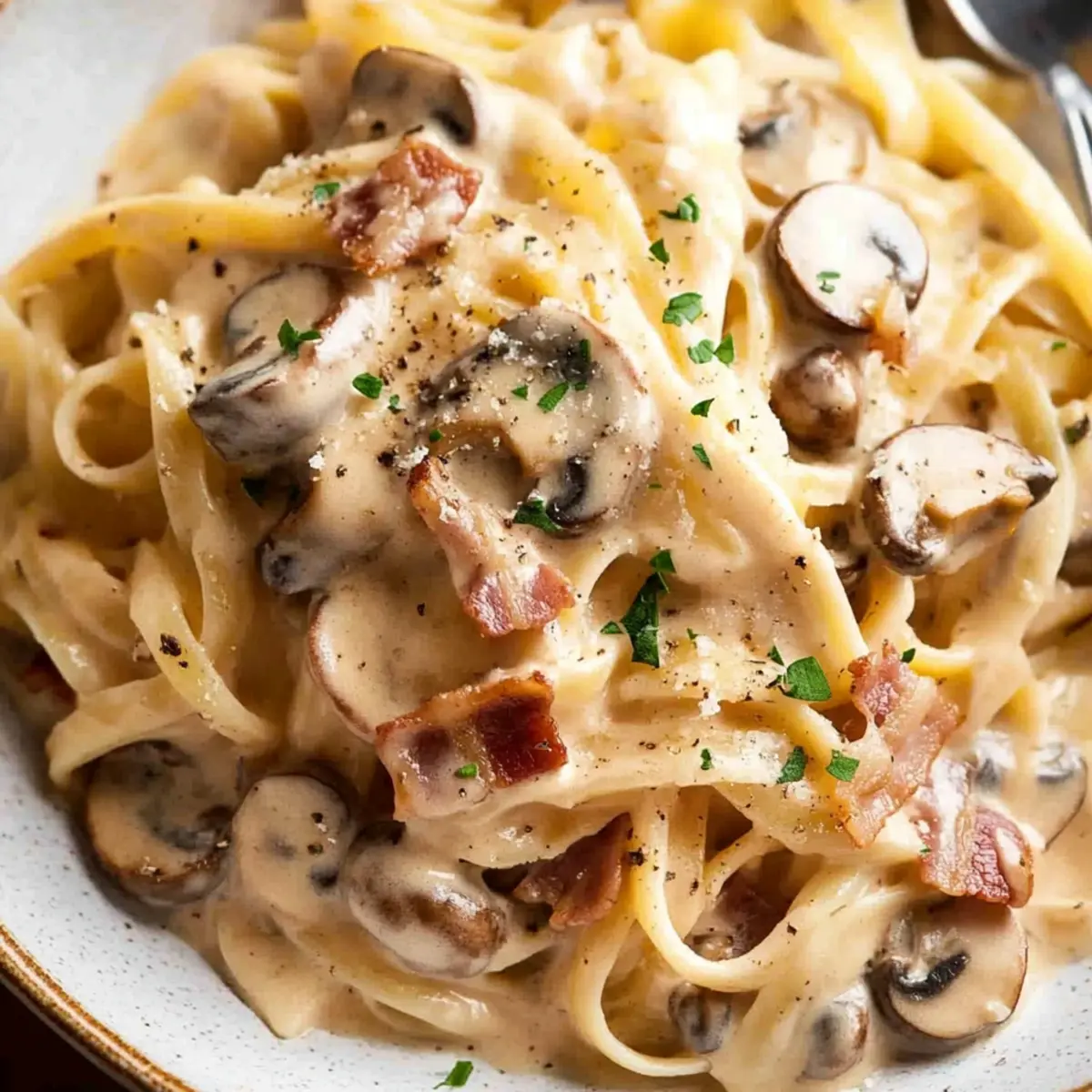 Delicious Creamy Bacon Mushroom Pasta Ready in Just 20 Minutes